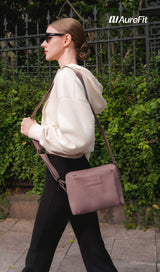 Túi đeo chéo thể thao thời trang Livia Crossbody